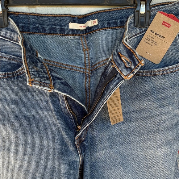 NWT Levi's Medium Indigo Worn Memory '94 Baggy Jeans 28 - Picture 5 of 9